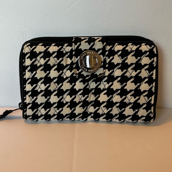 Vera Bradley Turn Lock Wallet  Quilted‎ Midnight Houndstooth EUC - Picture 1 of 8